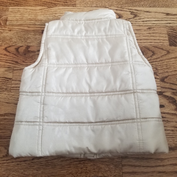 (12M) Calvin Klein Metallic Puffer Vest Ruffle Baby Fashion Cozy Outdoor Quilted - Picture 7 of 7